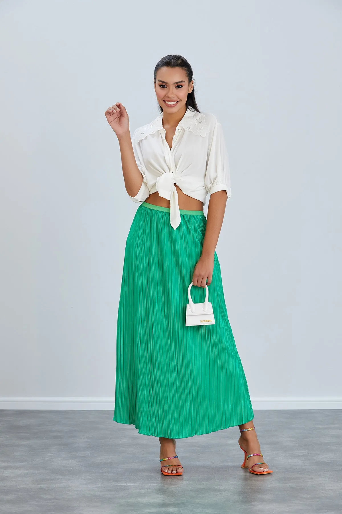 Classic Pleated Midi Skirt in Green
