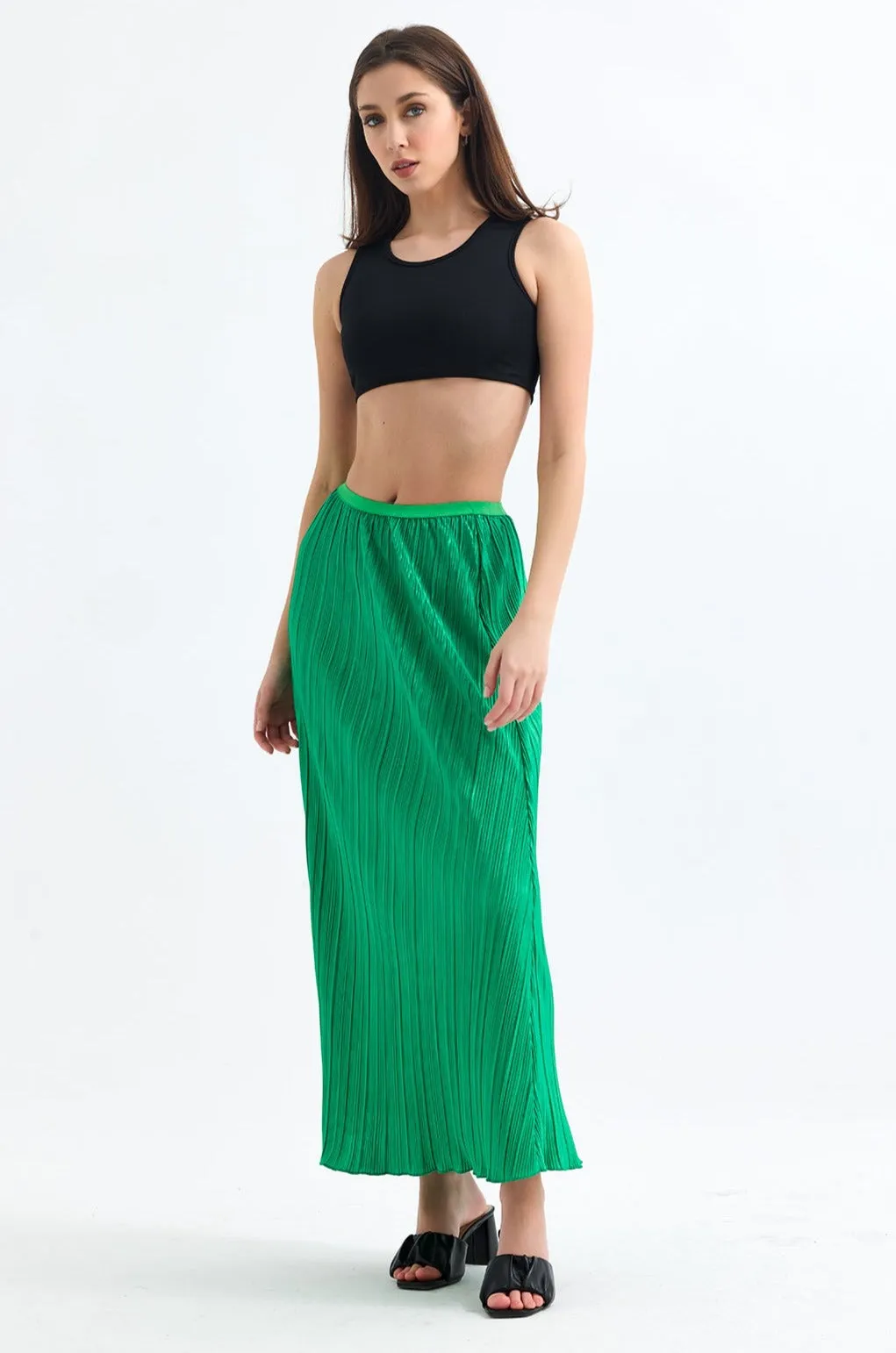 Classic Pleated Midi Skirt in Green