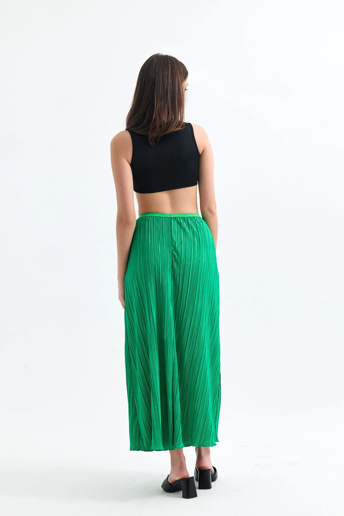Classic Pleated Midi Skirt in Green