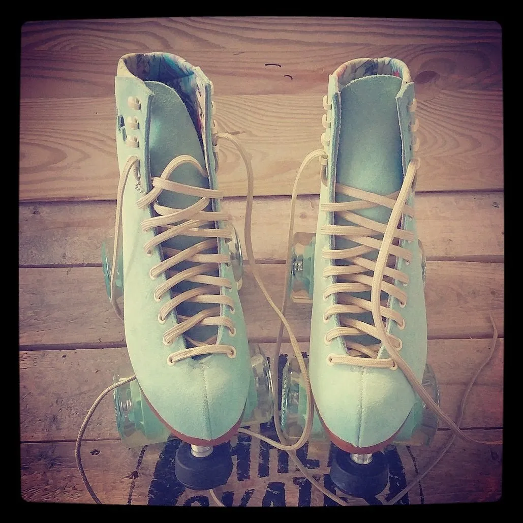 IN STOCK: Moxi Lolly Skates