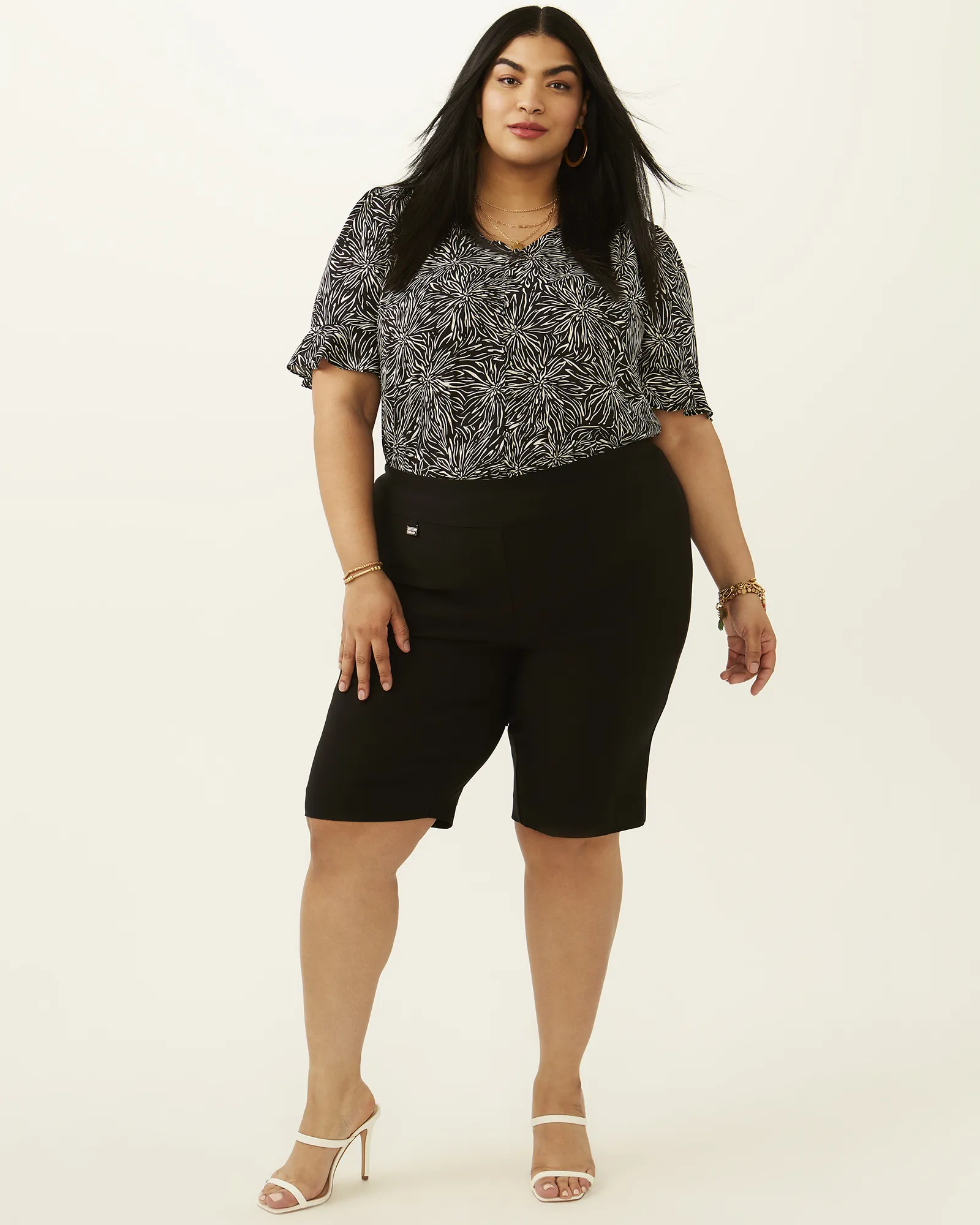 Jewel Stretch Pull On Bermuda Short | Black