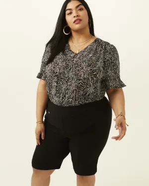 Jewel Stretch Pull On Bermuda Short | Black