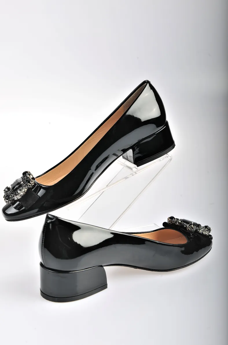Patent Leather Shoe With Jewel Medallion